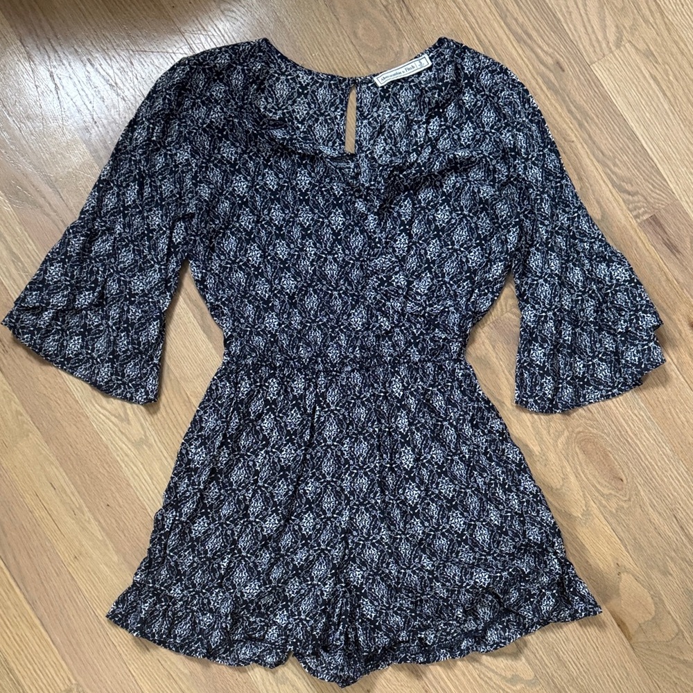 Abercrombie & Fitch Navy and White Patterned Romper